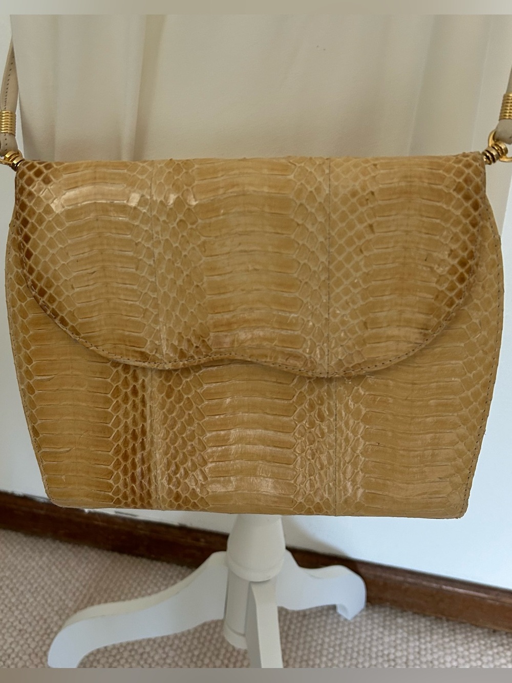 EUC Stunning Honey Color Snakeskin Leather  J Renee Crossbody or Clutch